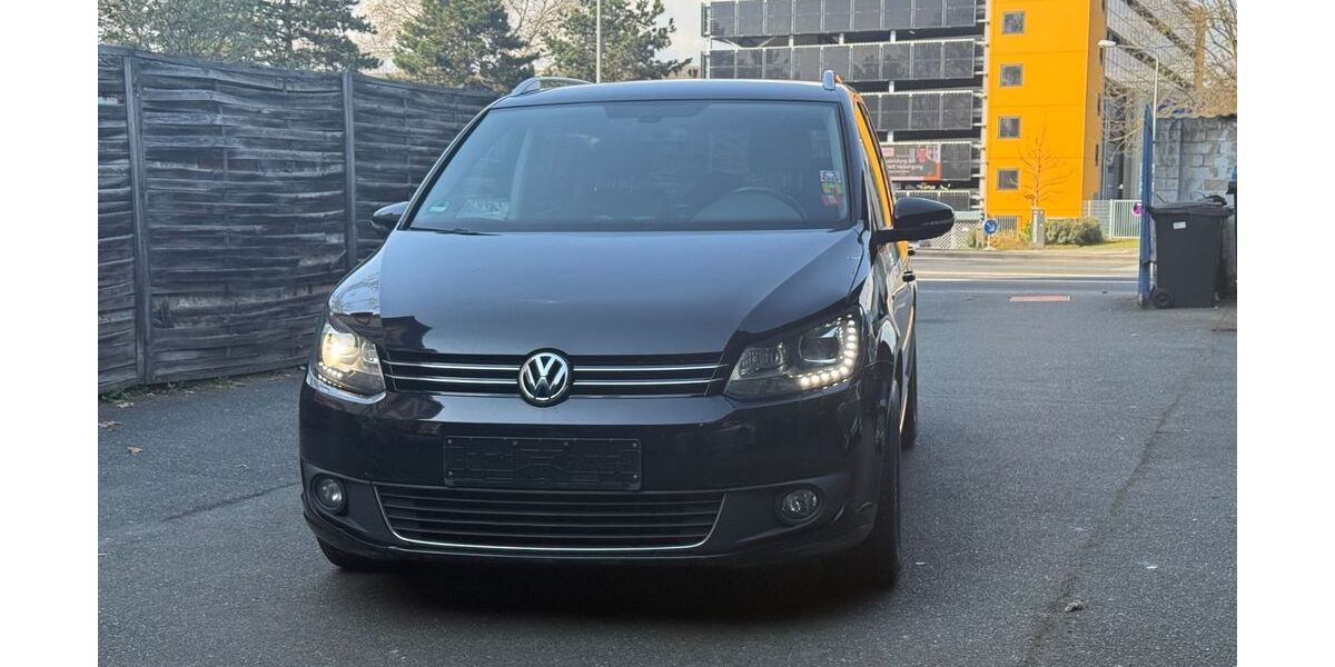 VW Touran 279.987 km 4.499 &euro; Wiesbaden 65189