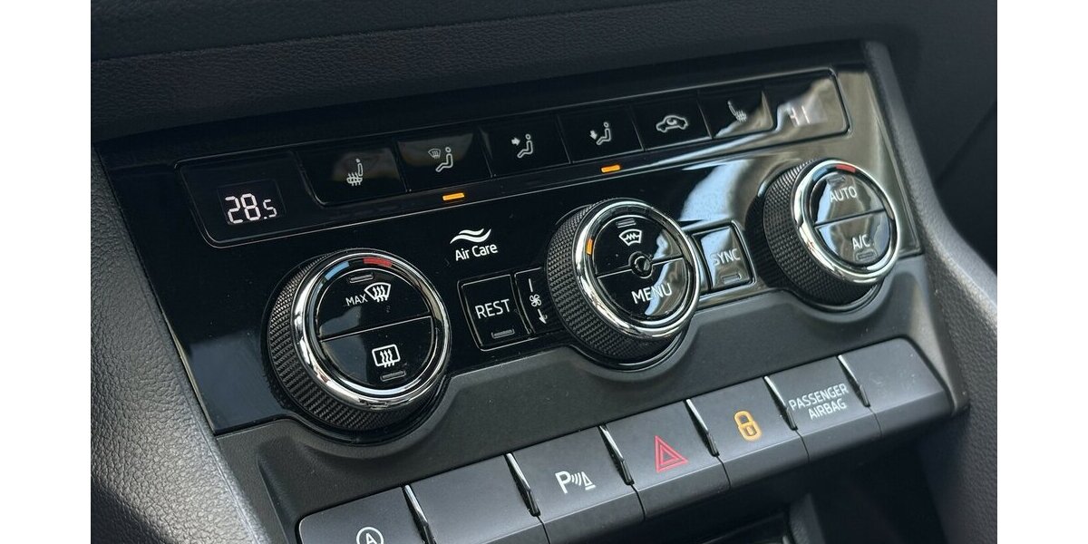 Skoda Kodiaq 1.5 TSI Sportline PANO/KAMERA/ACC/7.SITZ 109.668 km 28.900 &euro; Villingen-Schwenningen 78054