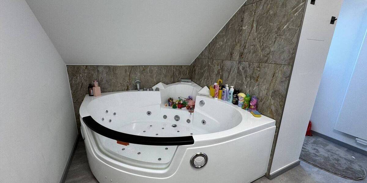 Mehrfamilienhaus, Wohnhaus Treuchtlingen - 7 Zimmer, 180 m&sup2;, 620.000&euro; | Angebot:26079409