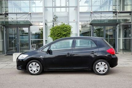 Toyota Auris 52.000 km 5.450 &euro; Nürnberg 90431