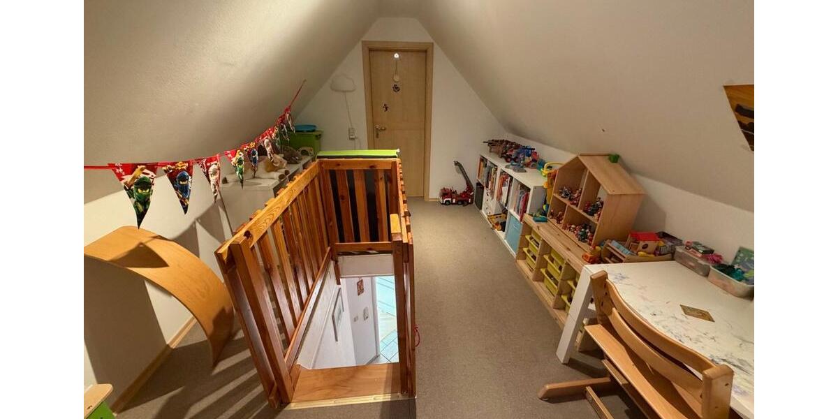 Dachgeschoßwohnung Burglengenfeld - 4 Zimmer, 94 m&sup2;, 945&euro; | Angebot:25402264