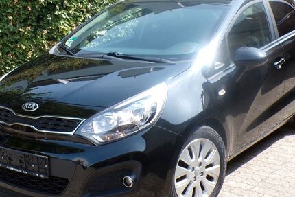 Kia Rio 163.000 km 3.940 &euro; Düsseldorf 40468