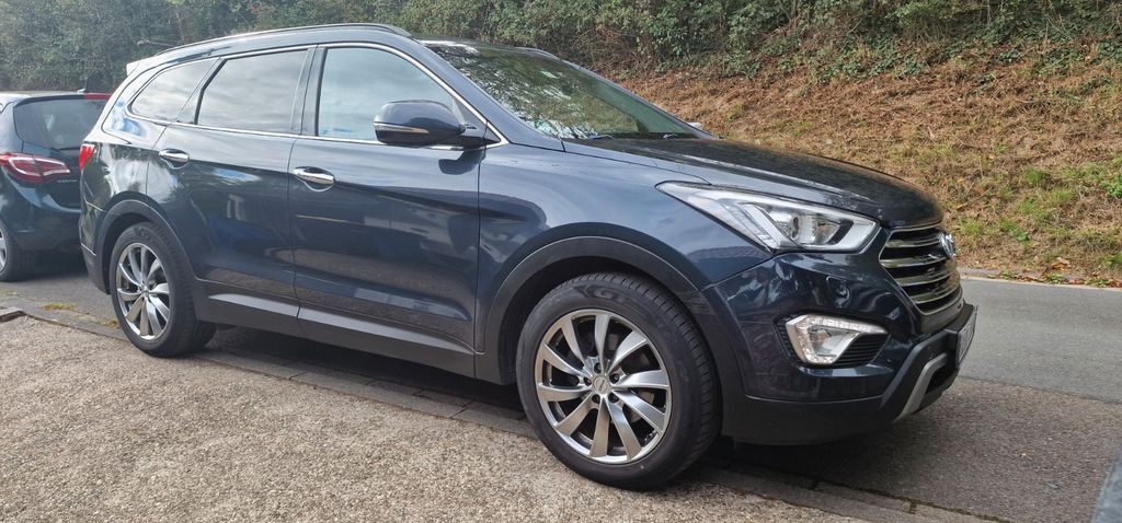 Hyundai Grand Santa Fe 223.000 km 11.900 € Heidenrod 65321