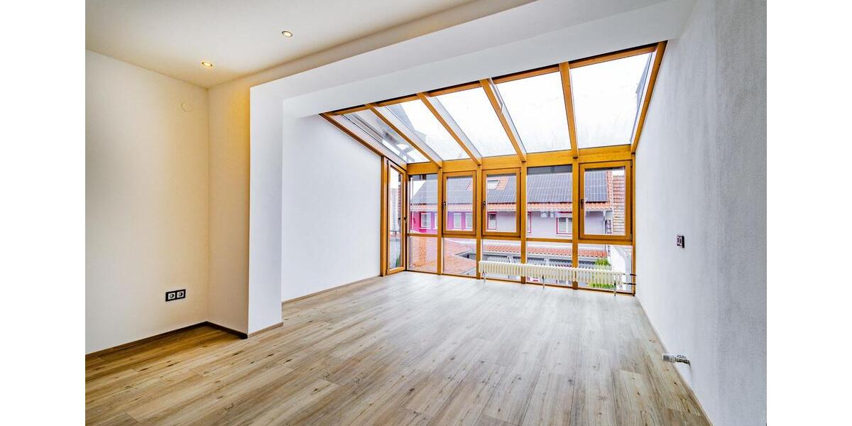 SOFORTBEZUG – 4-Zimmer-Wohnung mit 140 m² und Kachelofen 4 zimmer