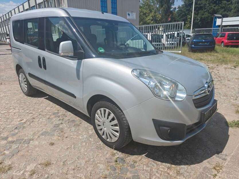 Opel Combo 73.000 km 7.990 € Heimburg 38889