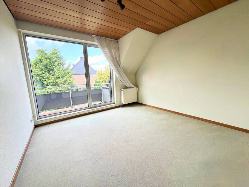 Familienfreundliches Reihenendhaus: 4 SchlafZimmer, Garten, Garage mit viel Platz & Potenzial