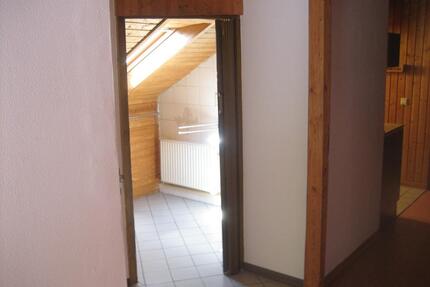 luftige 2,5 ZiKücheBad Wohnung ab sofort frei 70 m2 2. OG