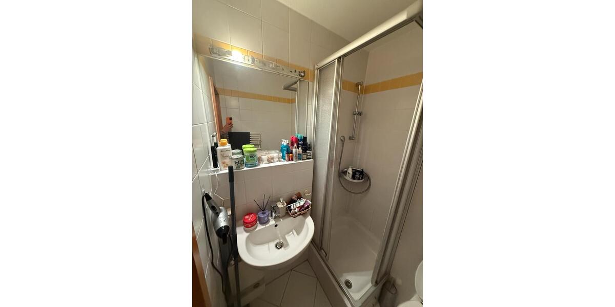 Etagenwohnung Wiesbaden Schierstein - 1 Zimmer, 28 m&sup2;, 750&euro; | Angebot:26676073