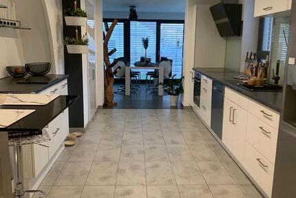 Wohnung Adelsdorf - 5 Zimmer, 146 m&sup2;, 1.490&euro; | Angebot:25053262