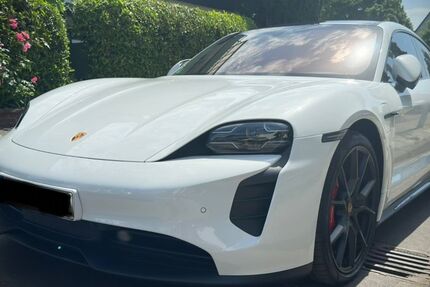 Porsche Taycan 14.884 km 109.900 &euro; Langenfeld 40764