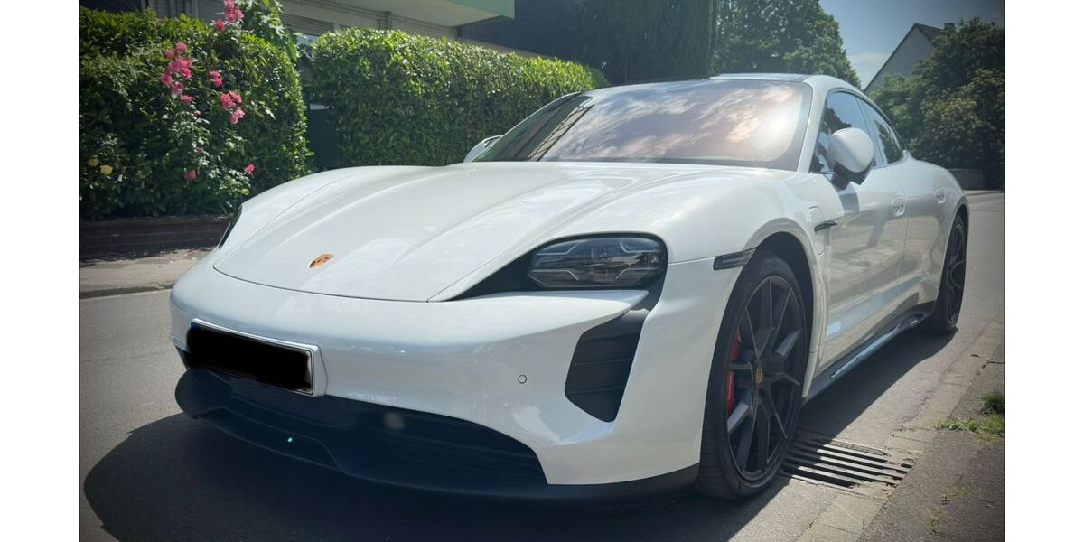 Porsche Taycan 14.884 km 109.900 &euro; Langenfeld 40764