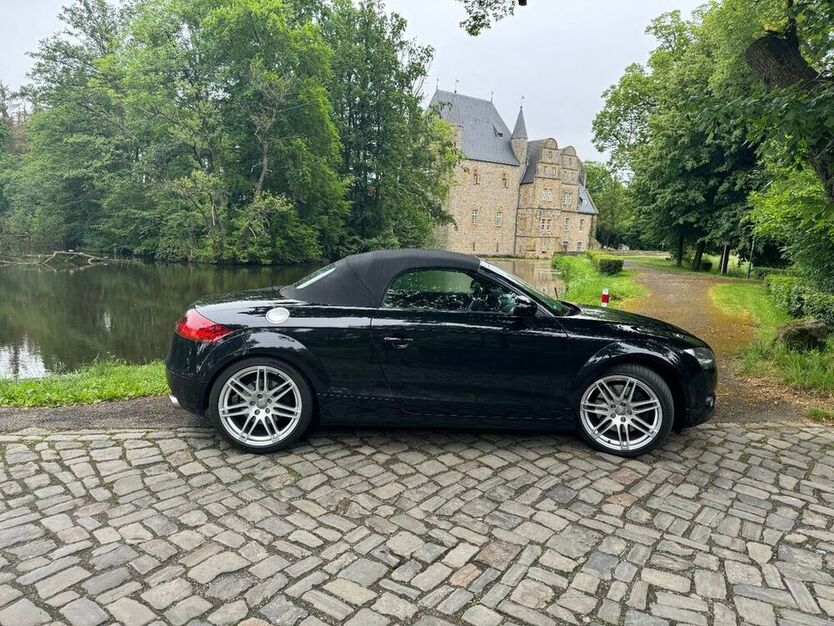 TT