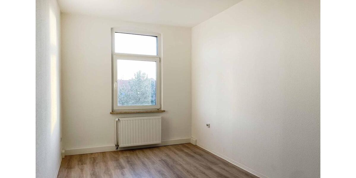 Dachgeschoßwohnung Halle (Saale) Damaschkestraße - 3 Zimmer, 72 m&sup2;, 573&euro; | Angebot:26190606