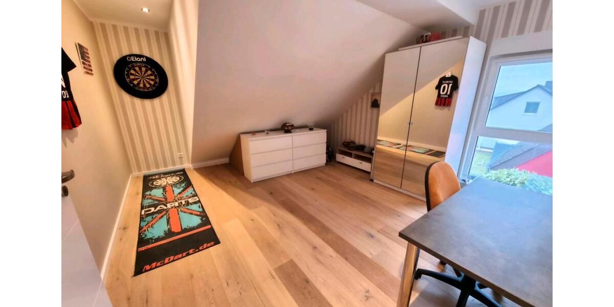 Dachgeschoßwohnung Reinheim - 4 Zimmer, 93 m&sup2;, 1.250&euro; | Angebot:26254498