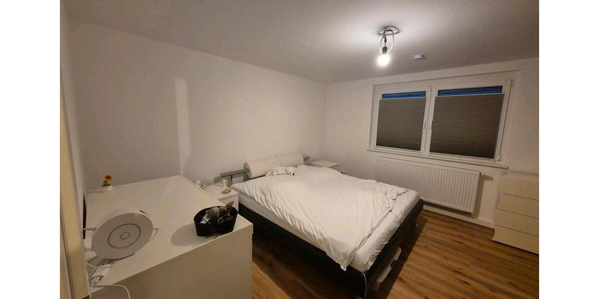 Etagenwohnung Oberderdingen - 4 Zimmer, 110 m&sup2;, 1.400&euro; | Angebot:25325057