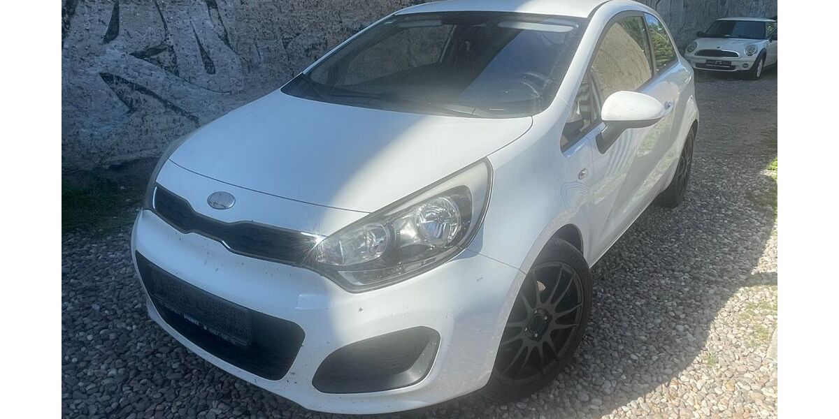 Kia Rio 198.000 km 1.950 &euro; Berlin 10245