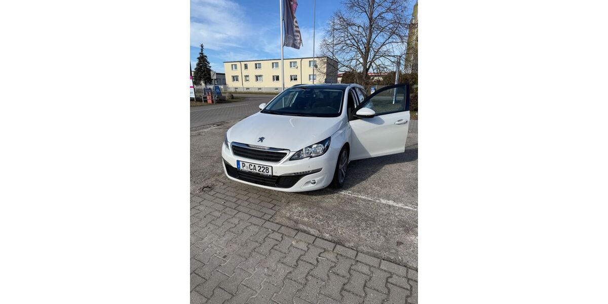 Peugeot 308 73.054 km 8.490 &euro; Brandenburg 14776