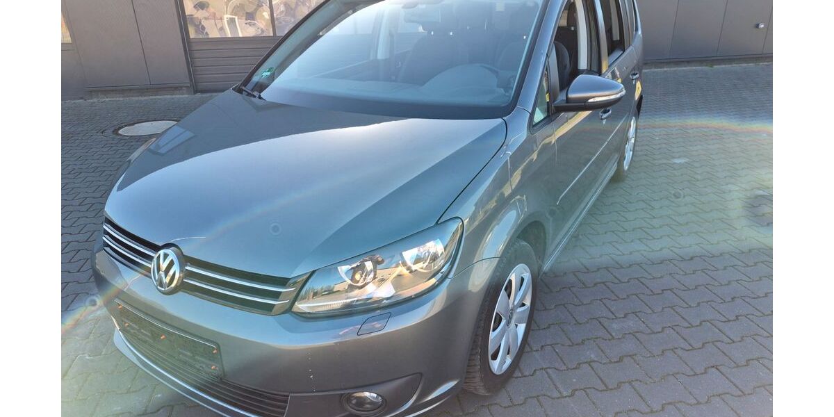 VW Touran 133.000 km 8.200 &euro; Wilhelmshaven 26388
