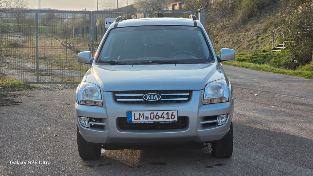 Kia Sportage 96.000 km 7.999 &euro; Staffel 65556