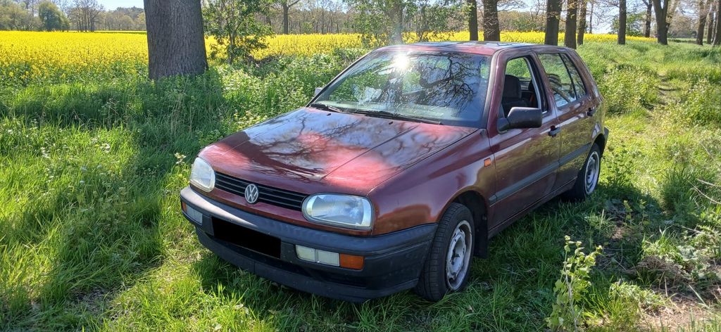VW Golf 135.000 km 1.800 &euro; Liebenau 31618