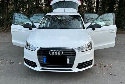 Audi A1 155.555 km 9.900 &euro; Munchen 81825