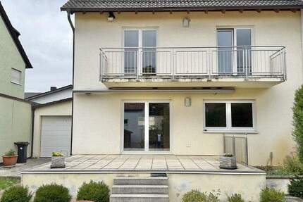 Familienfreundliches Zuhause mit Garten, Doppelgarage und Hobbyraum 6 zimmer