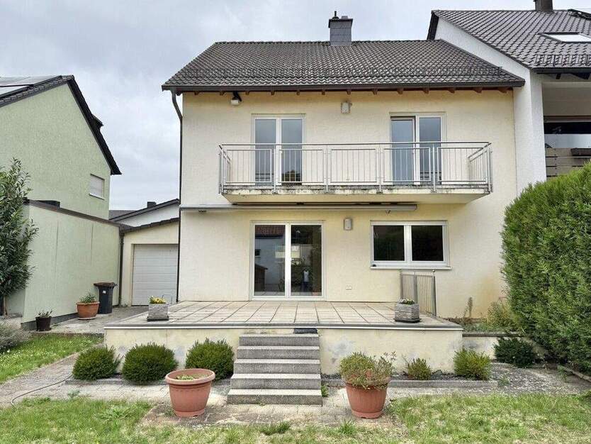 Familienfreundliches Zuhause mit Garten, Doppelgarage und Hobbyraum 6 zimmer