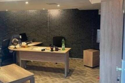 ***Vielseitig nutzbar***kleines Büro***kleines Lager***separater Eingang*** zimmer