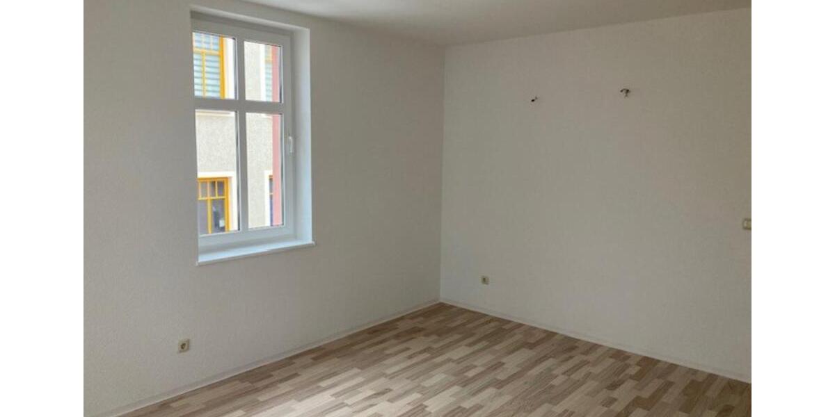 Etagenwohnung Oelsnitz (Erzgebirge) - 2 Zimmer, 229 m&sup2;, 229&euro; | Angebot:25444205