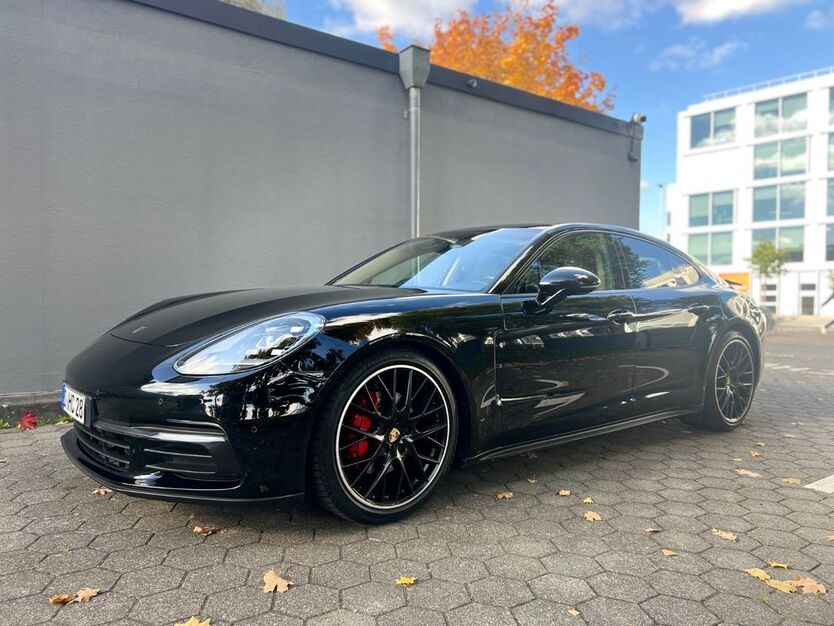 Porsche Panamera 87.900 km 61.500 € Stuttgart 70567