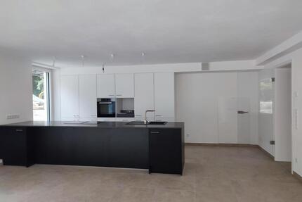 TraumWohnung in Bauhaus-Villa mit Option EinliegerWohnung Energie A+