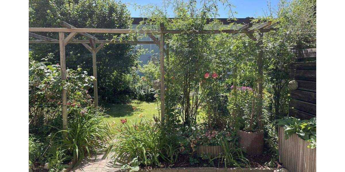 Modernisiertes Mittelreihenhaus in begehrter Lage (reserviert) 4 zimmer