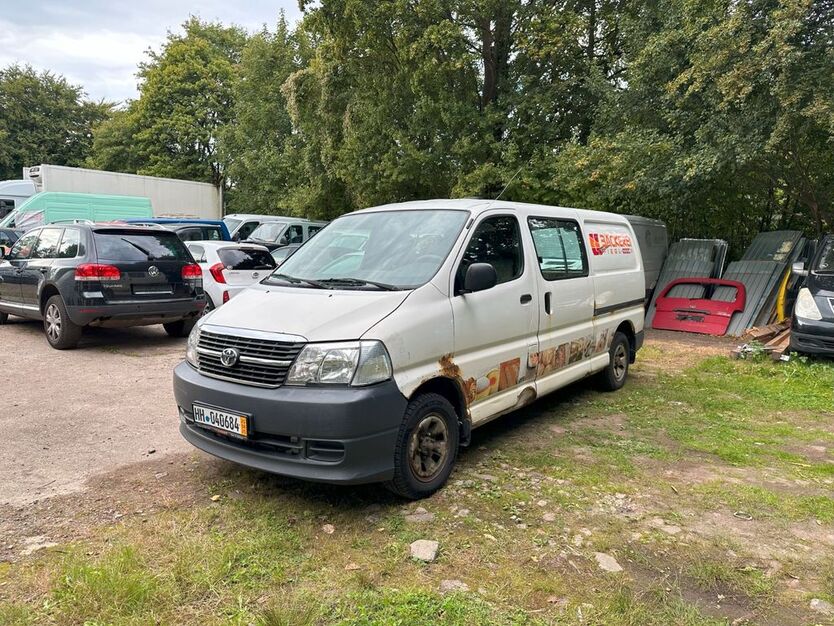 Toyota Hiace 198.197 km 8.800 € HAMBURG 22113