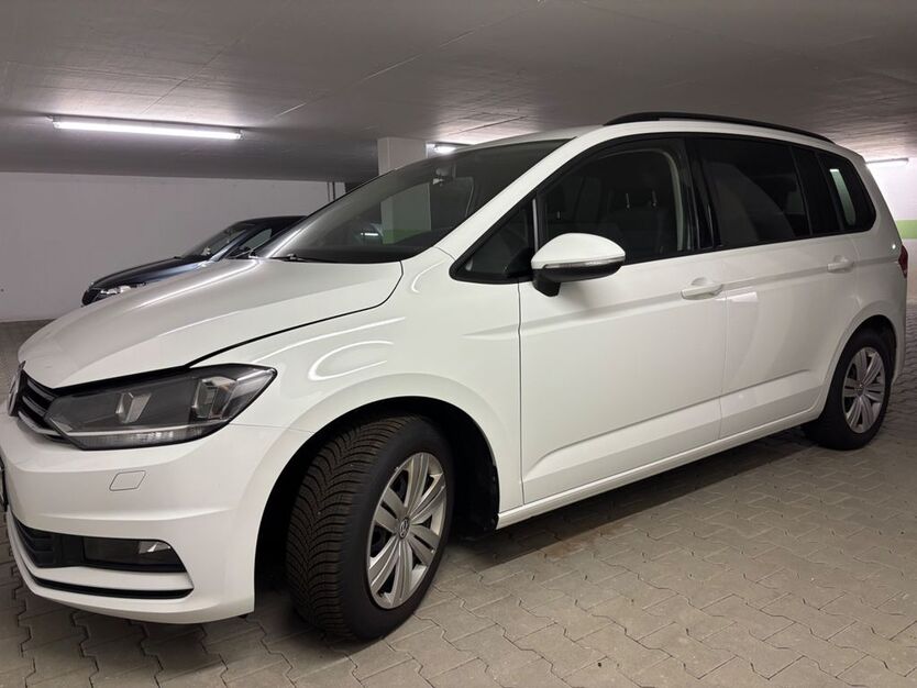 VW Touran 71.288 km 16.800 € Villingen-Schwenningen 78052