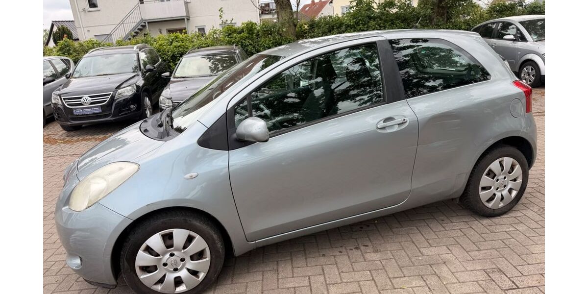 Toyota Yaris 209.000 km 1.990 &euro; Worms 67551