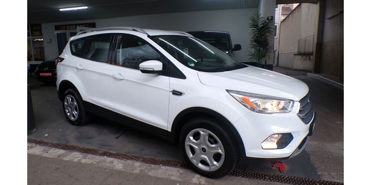 Ford Kuga 61.000 km 11.490 &euro; Pforzheim 75172