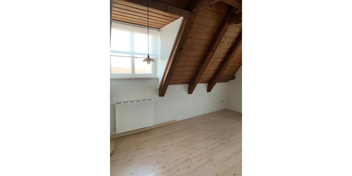 Dachgeschoßwohnung Ludwigsburg Hoheneck - 2.5 Zimmer, 70 m&sup2;, 239.000&euro; | Angebot:26844883