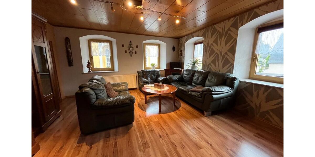 Etagenwohnung Selb - 9 Zimmer, 170 m&sup2;, 107.000&euro; | Angebot:26442131