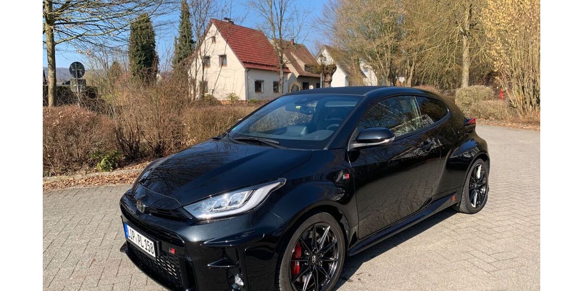 Toyota Yaris 56.000 km 31.200 &euro; Lemgo 32657