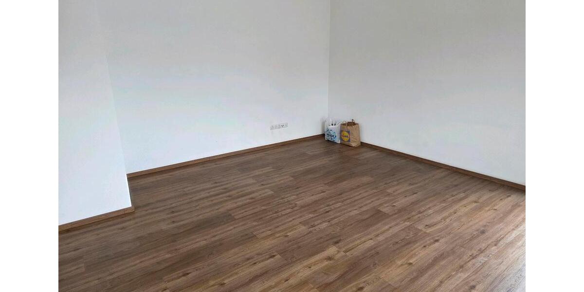 Erdgeschoßwohnung Essenbach - 4 Zimmer, 95 m&sup2;, 1.600&euro; | Angebot:26221430