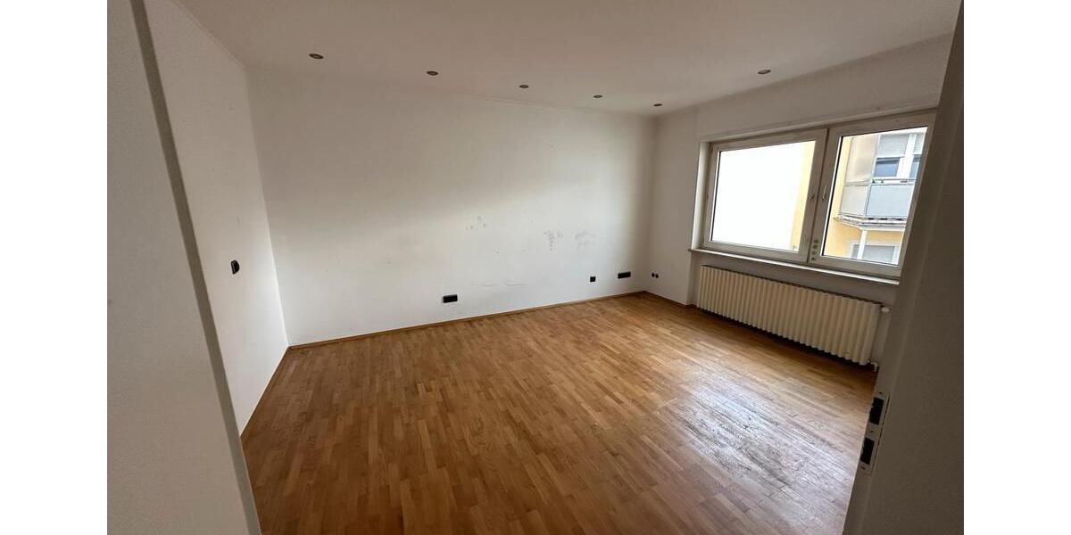 Bis Nov 26 - Einfamilienhaus in Frankfurt-Harheim, Garten, Garage 6 zimmer
