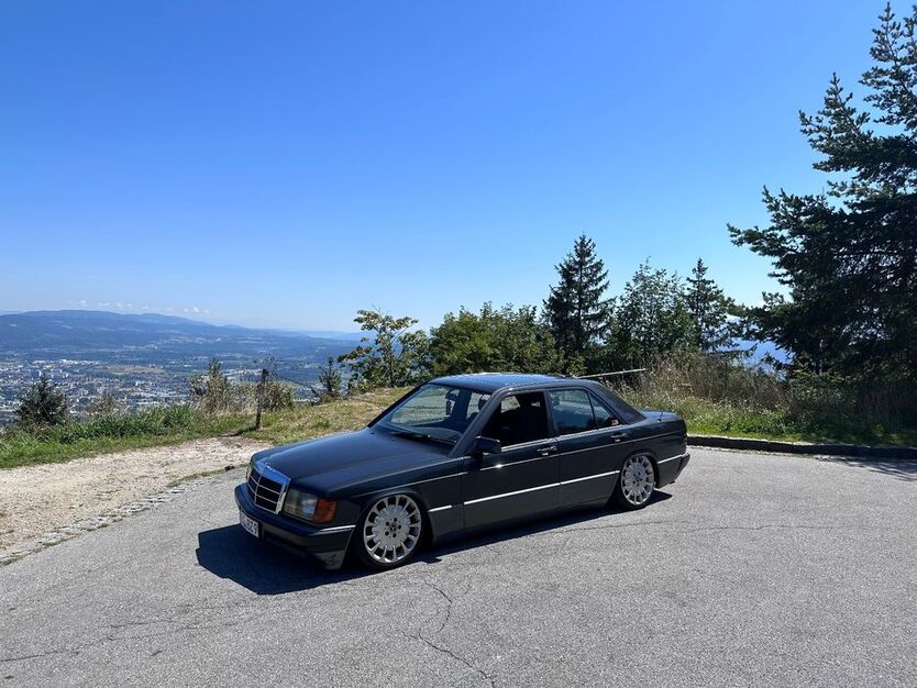 Mercedes-Benz 190 244.000 km 8.500 € Triftern 84371
