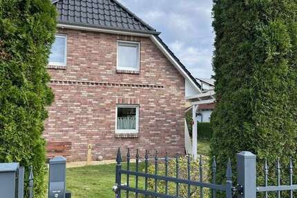 Haus zum Kaufen in Schönefeld 930.000 € 130 m² 8 zimmer