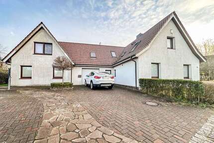 Haus zum Mieten in Bremerhaven 1.100 € 200 m²