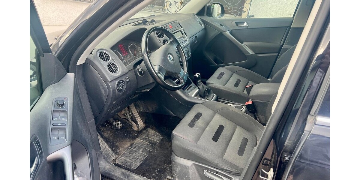 VW Tiguan 159.000 km 7.280 &euro; Wunsiedel 95632