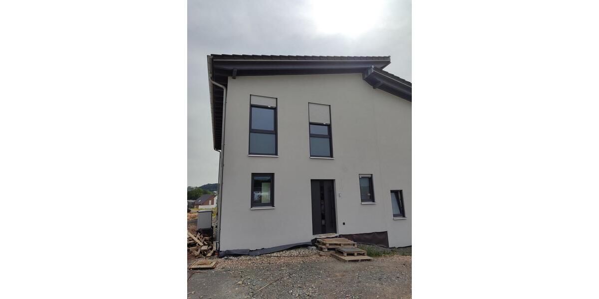 Haushälfte Doppelhaushälfte zu Vermieten 4 zimmer