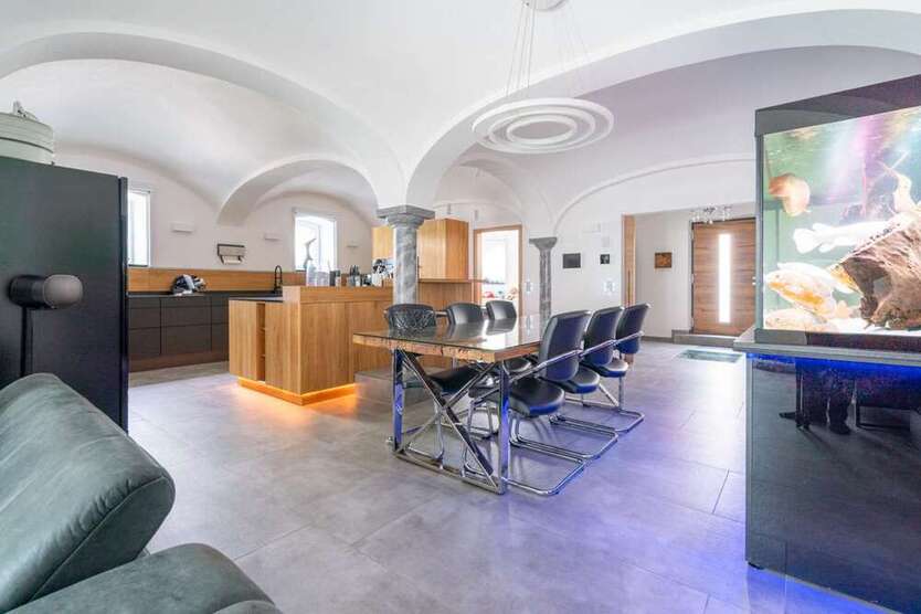Haus zum Kaufen in Kühbach 2.750.000 € 673 m²