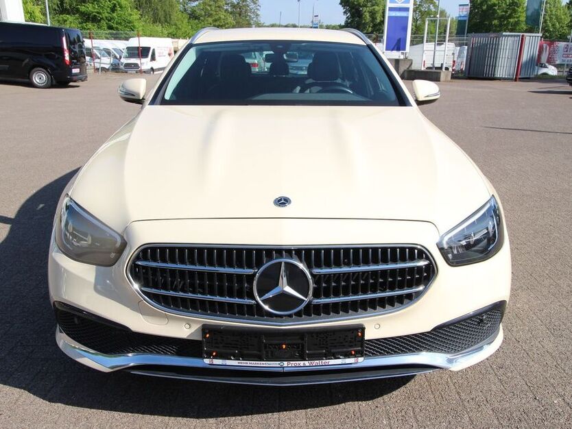E 200