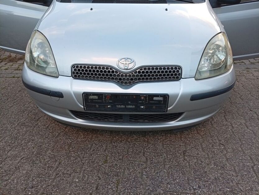 Toyota Yaris 255.000 km 2.150 € Lünen 44532