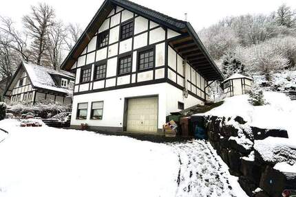 Zentral gelegenes Einfamilienhaus mit Einliegerwohnung 4 zimmer